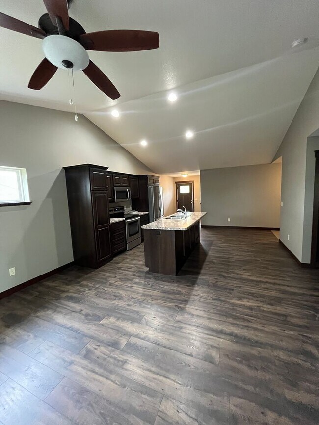 Foto del edificio - 3302 White Oak Ln