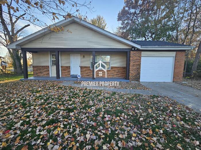 Primary Photo - 11289 Aspen Woods - Available Now!