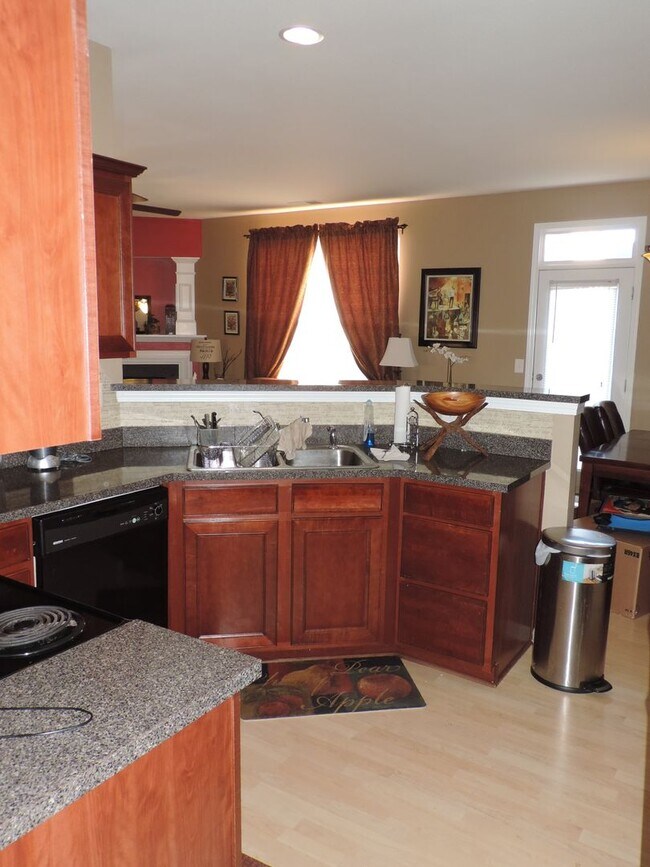 Building Photo - 5 BR/3BA | Newly Renovated Single Family Home |Wheelchair accesible room | Near Pharr Mill Park!