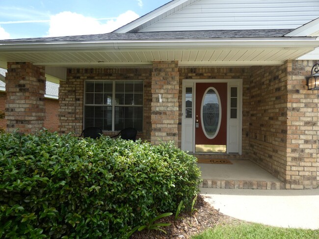 Building Photo - Adorable 3/2 Stonebrook Patio Home