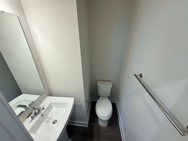 Foto del edificio - Brand New Townhome in the heart of Charotte