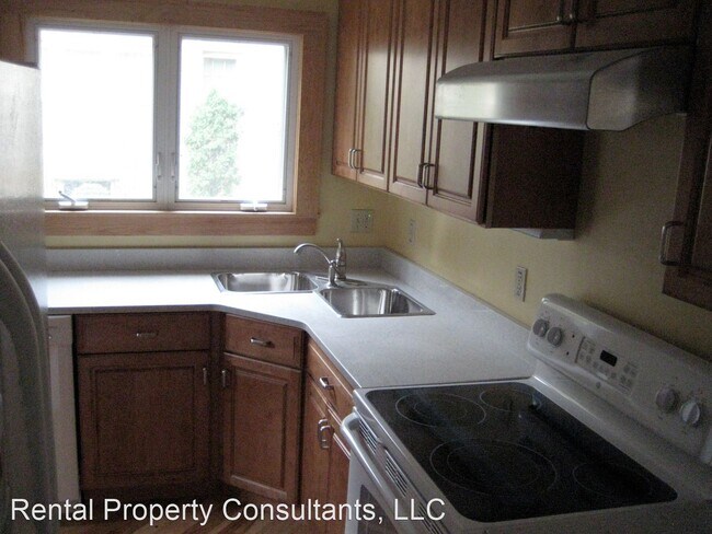 Building Photo - 413 Briarwood Ave SE