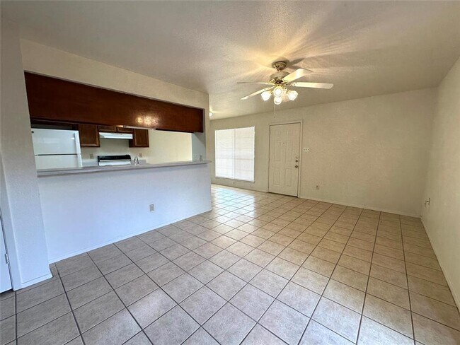Foto del edificio - 2203 Creekside Ln