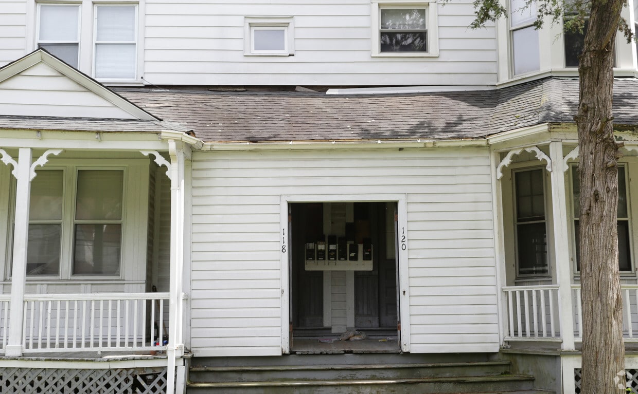 Building Photo - 118-120 S Lake Ave