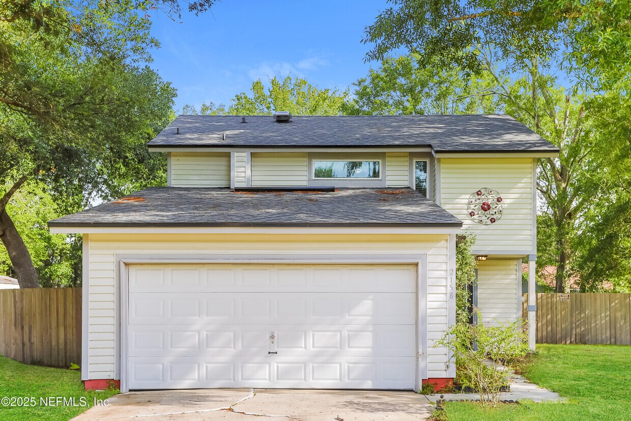 Foto principal - 2158 Center Way