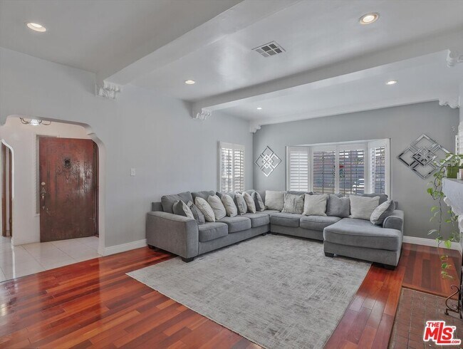 Building Photo - 1235 W 82nd St