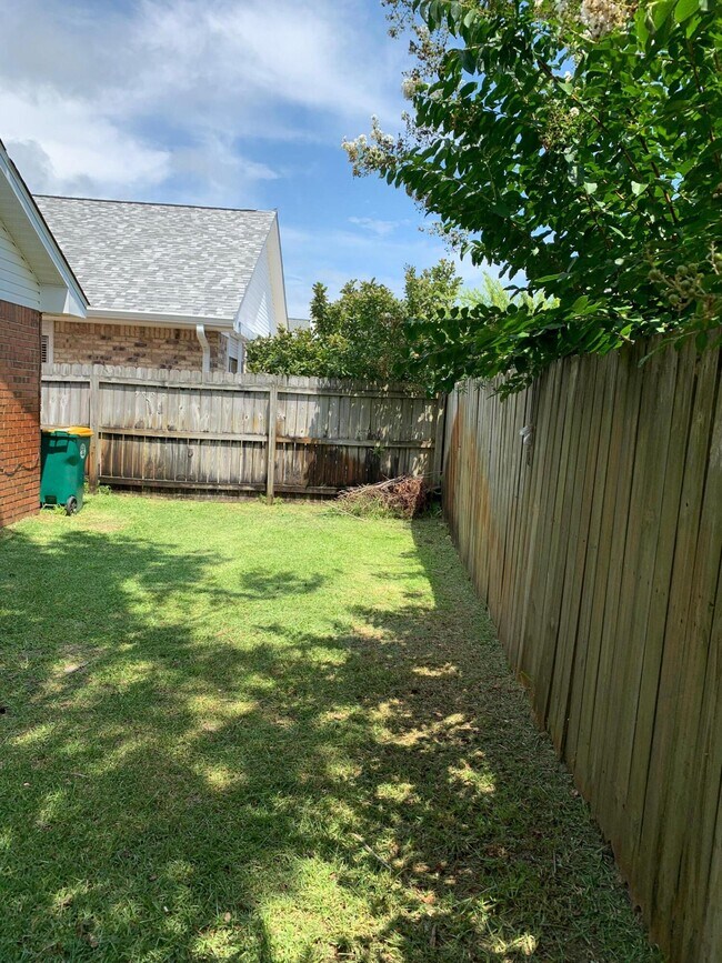 Building Photo - 4650 Windstarr Dr