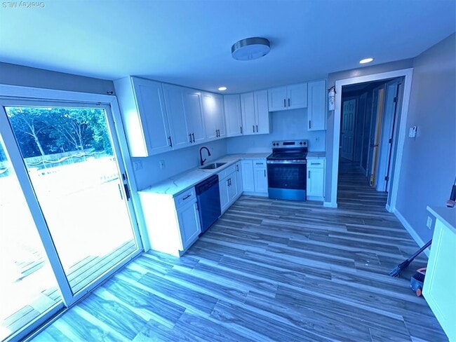 Building Photo - 15 Mida Ct