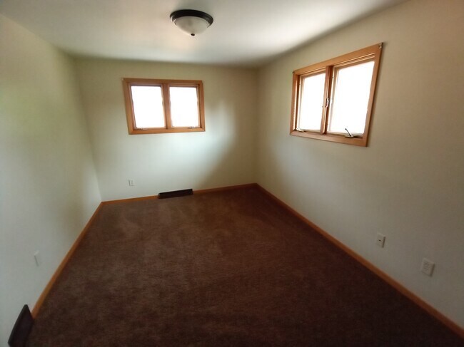 Bedroom - 2526 Poplar St NW