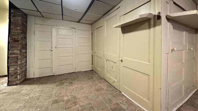 Building Photo - 1047 Beech Ave
