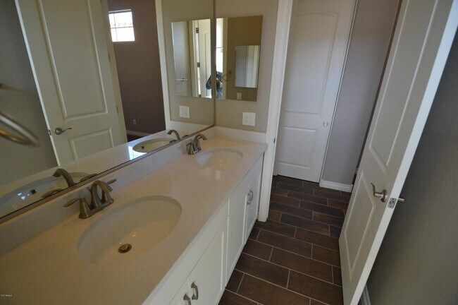 Foto del edificio - 151 E Havasu Pl