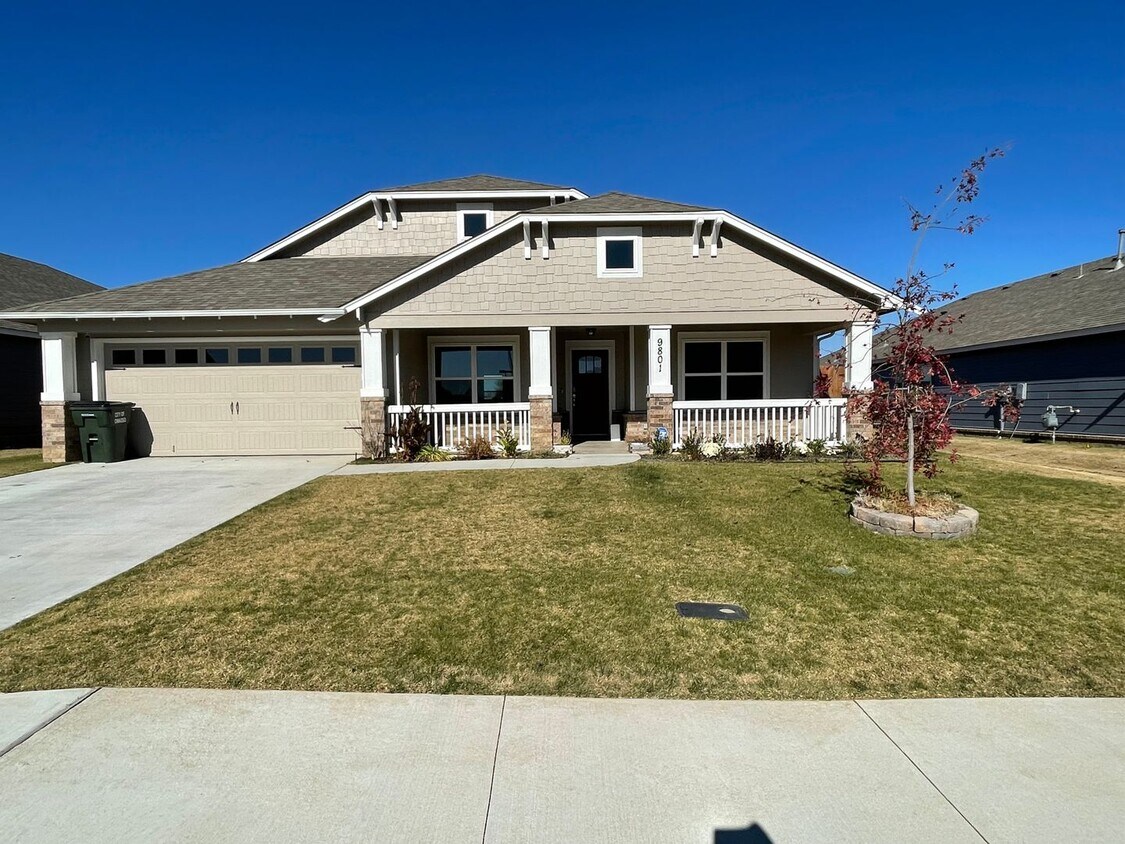 Foto principal - Spectacular 4 bedroom, 2 bath home in Owasso