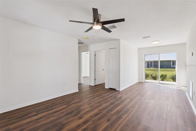 Foto del edificio - 1073 N Rockingham Ave