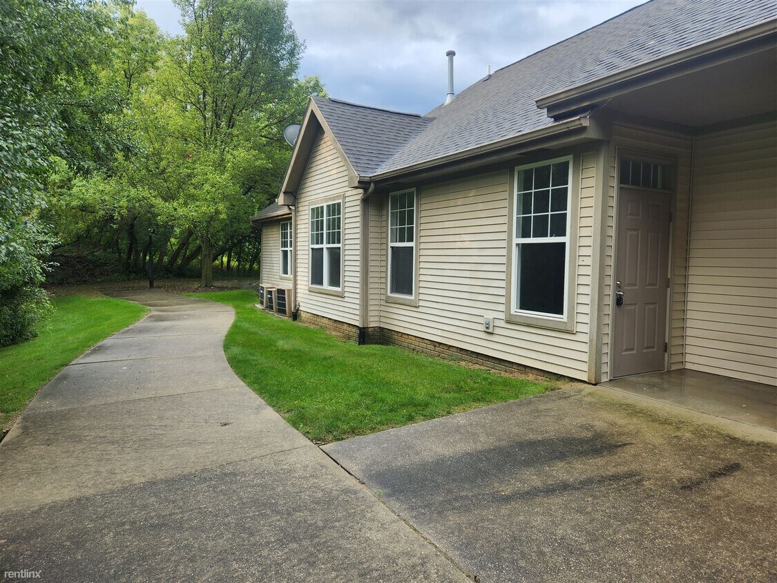 Primary Photo - 2 br, 1 bath Condo - 10171 Sunrise Dr