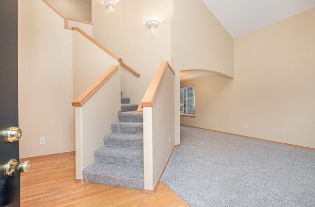 Building Photo - 4311 NE 9th Pl
