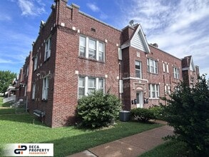 Building Photo - 4231-4233 Ellenwood Ave