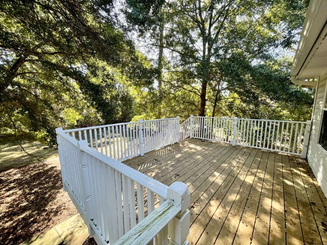 Building Photo - Duplex Apartment Close to Downtown Bluffton!