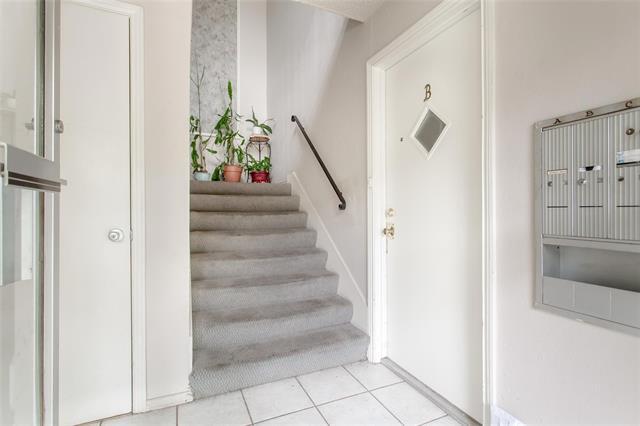 Foto del edificio - 6007 Sandhurst Ln