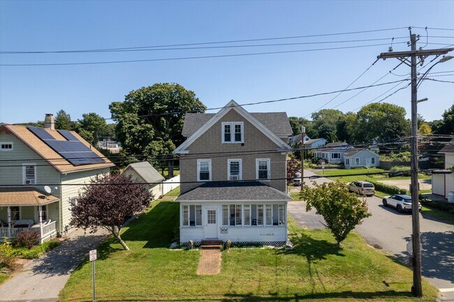 Foto del edificio - 140 Greenmanville Ave