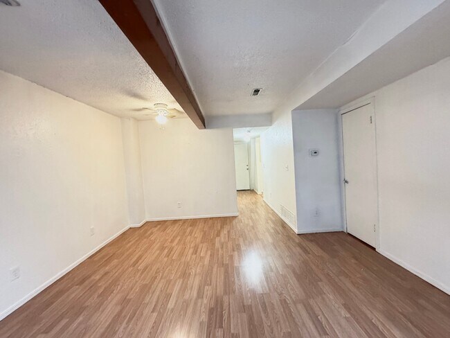 Foto del edificio - 2401 SW 43rd St