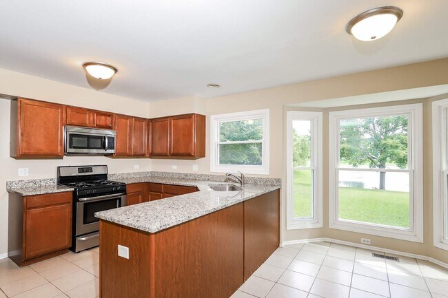 Foto del edificio - 134 Brookwood Ln E