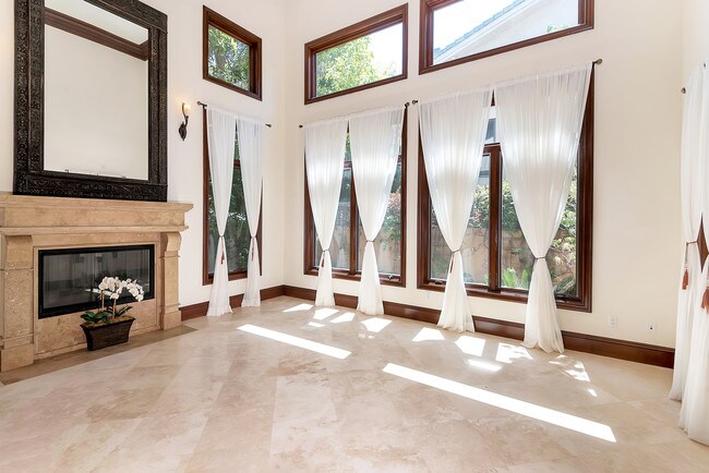 Building Photo - 258 Santa Isabel Ave