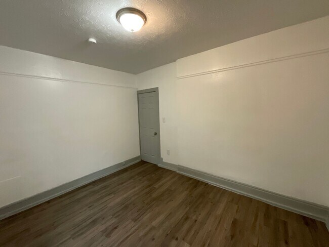 Foto del edificio - 2829 East 116th Street