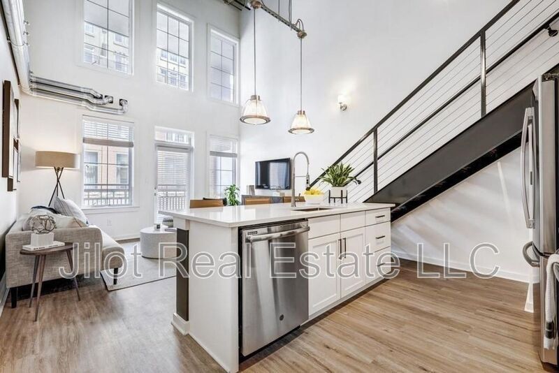 Primary Photo - 260 18th St NW