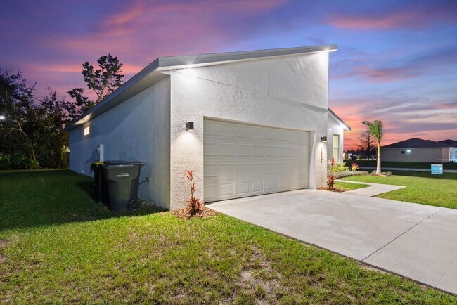 Foto del edificio - BRAND NEW HOME! Modern, energy efficient h...