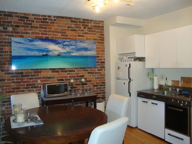 Building Photo - 32 7th St