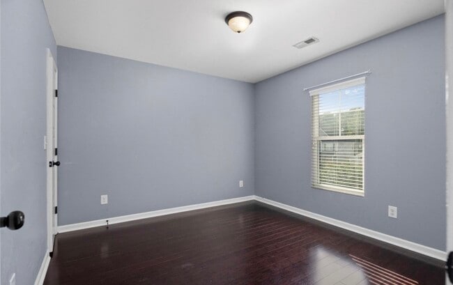 Foto del edificio - 305 Bedfordshire Pl