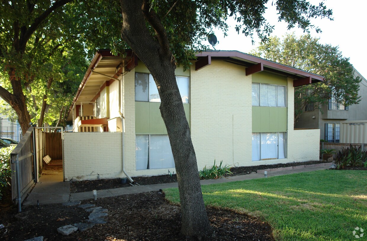 Primary Photo - 4136 Cole Ave