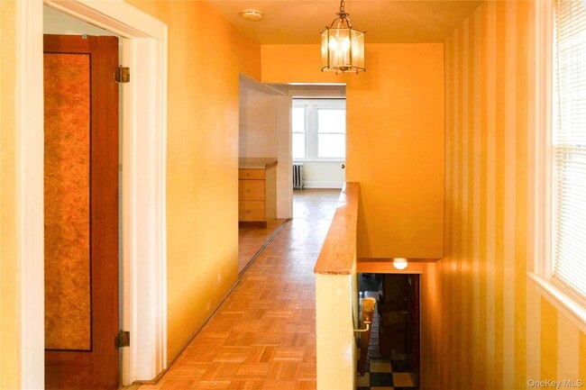 Building Photo - 24-10 Gillmore St