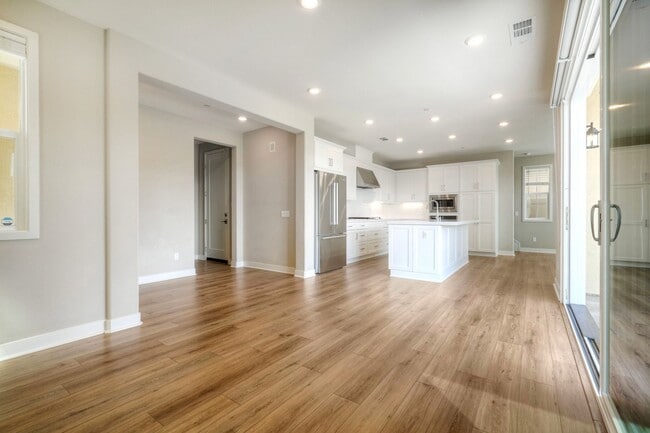 Building Photo - 6675 Agave Cir