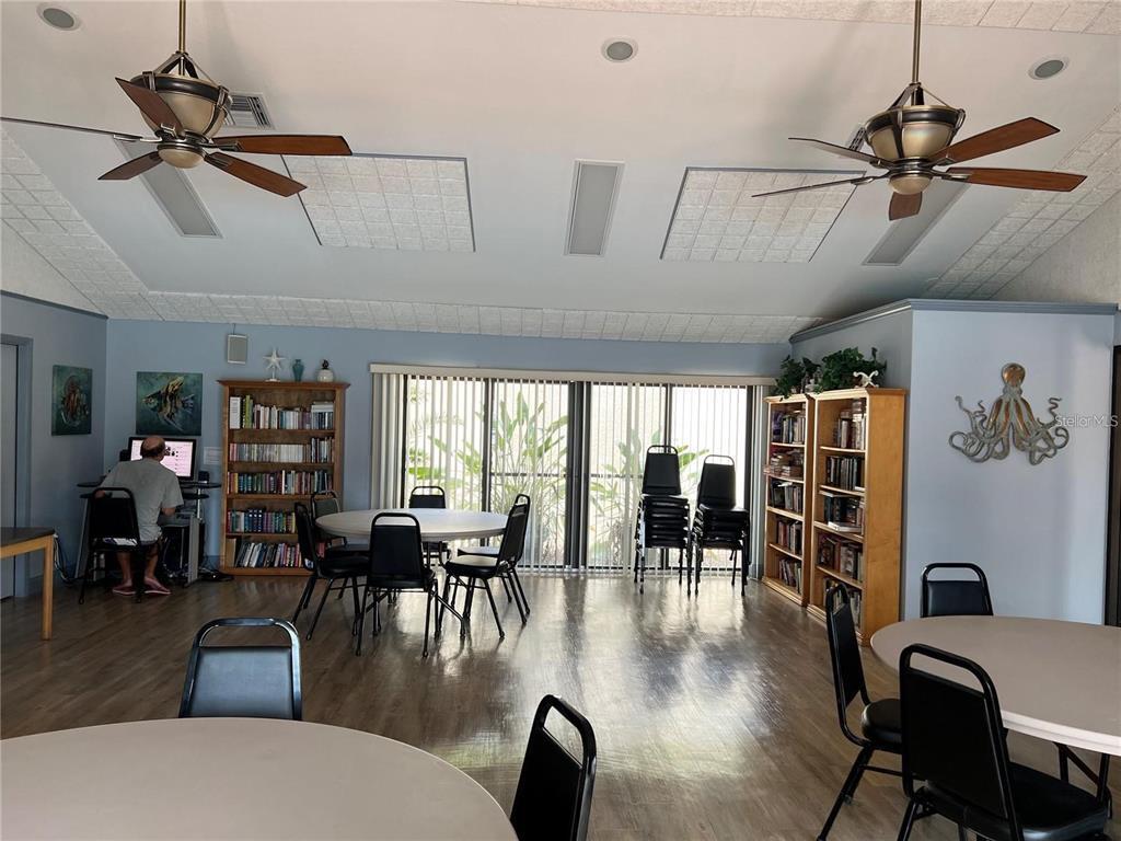 Foto del edificio - 21405 Olean Blvd