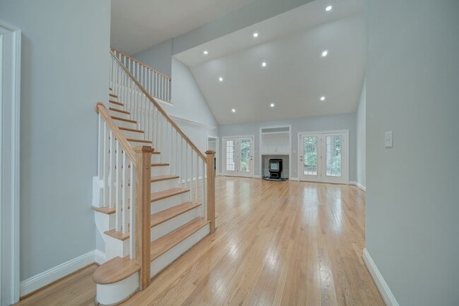 Building Photo - 14535 Honeysuckle Way