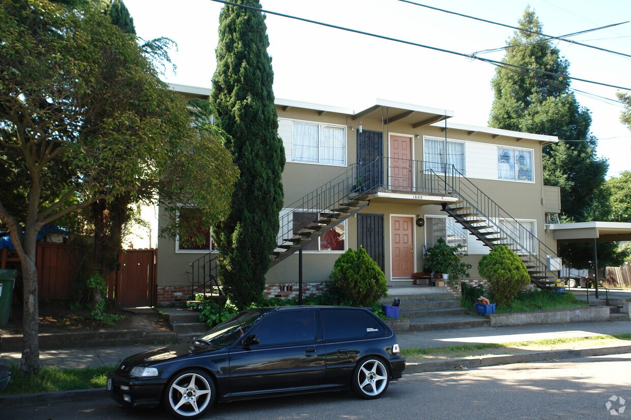 Primary Photo - 1600 Stuart St