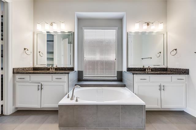 Building Photo - 2509 San Jacinto Dr