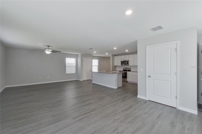 Building Photo - 8704 SW 44th Ct
