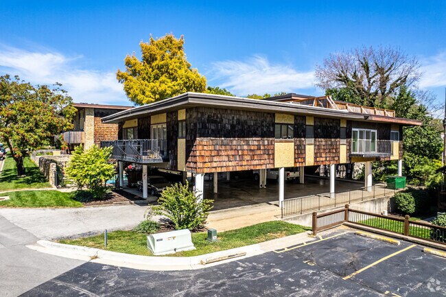 Building Photo - Jefferson Manor