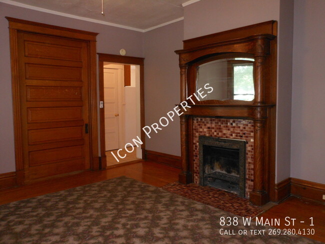 Building Photo - 838 W Main St #1