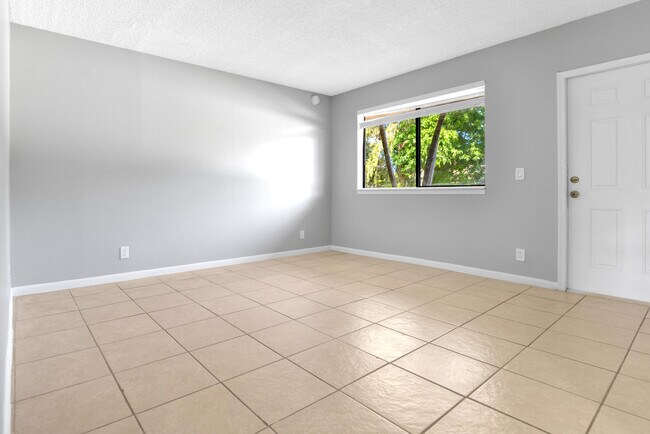 Building Photo - 400 Nottingham Cir