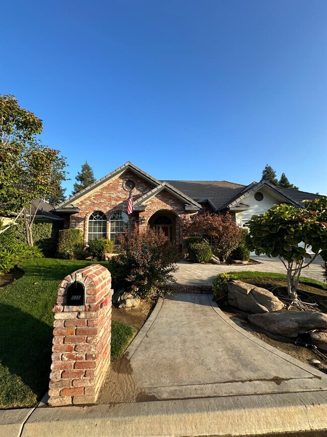 Building Photo - 535 W Decatur Ave