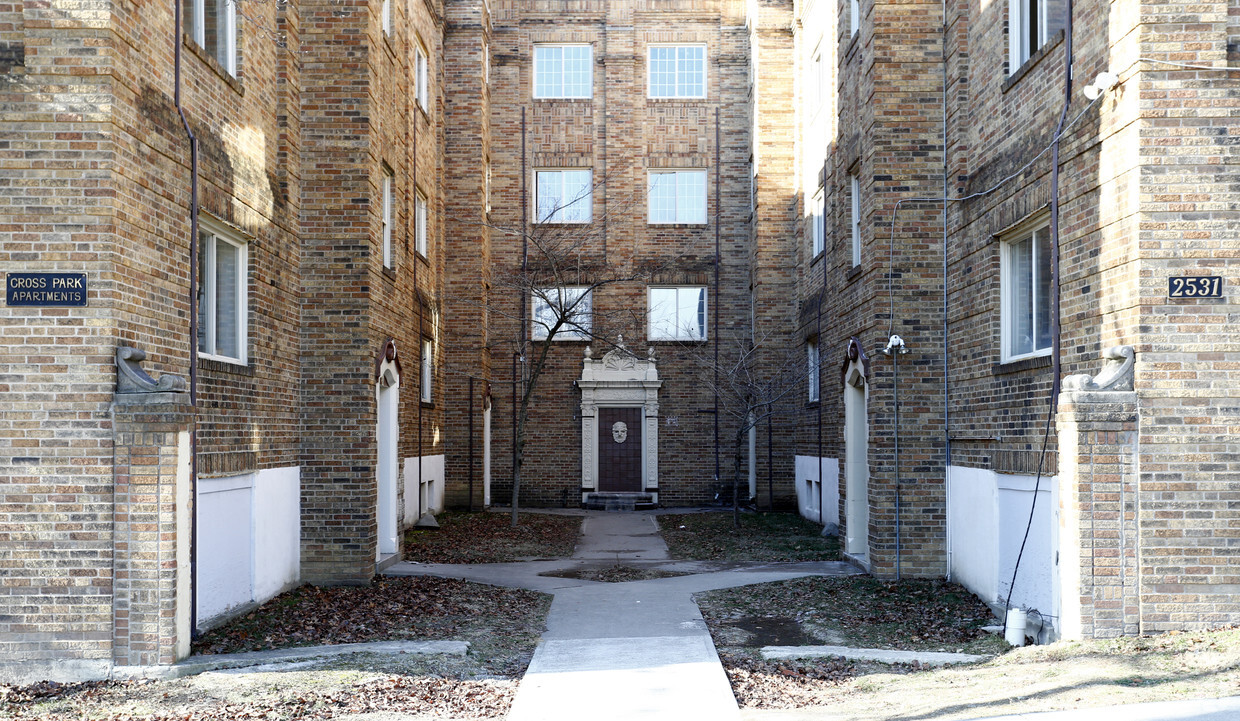 Building Photo - Cross Park Apartments