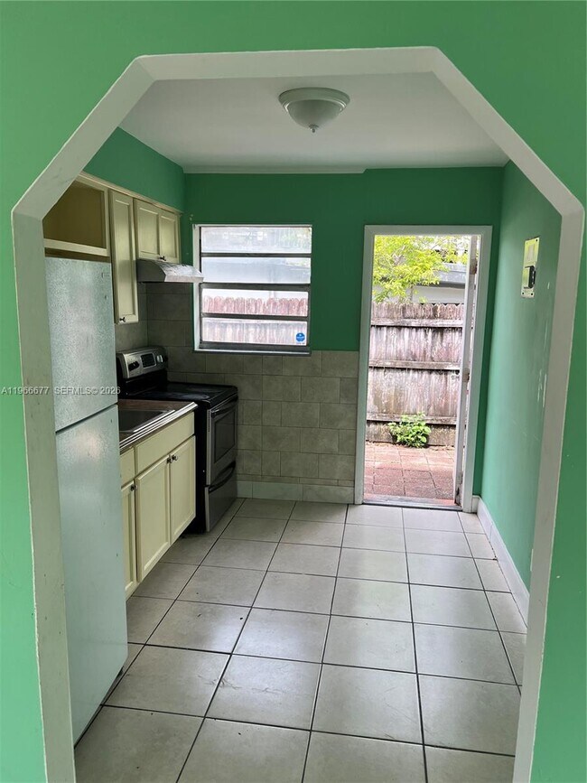 Foto del edificio - 1013 Foster Rd