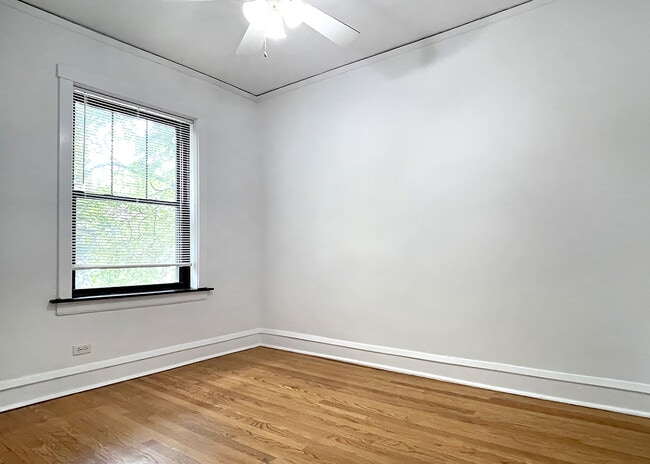 Bedroom - North Wolcott Ave