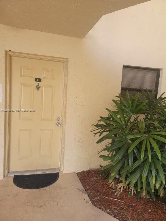 Building Photo - 1522 Lake Crystal Dr