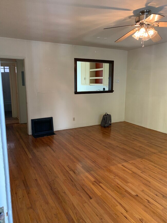 Living Room - 1225 N Hollywood Way