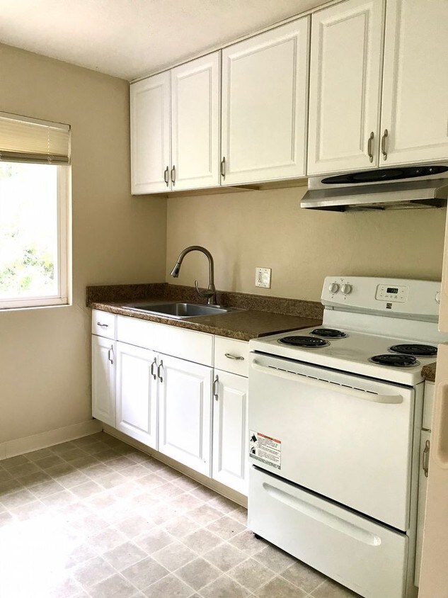 Primary Photo - 2 Bed/1 Bath Close to Amenities