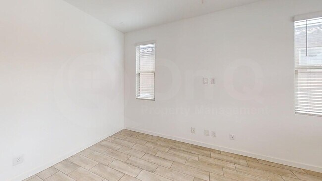Building Photo - 2567 W Hidalgo Ave